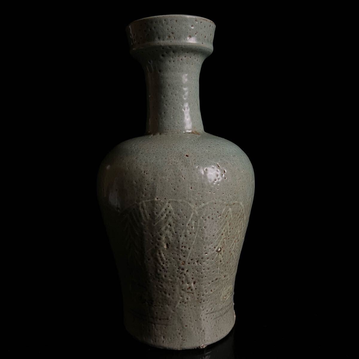 ◇鸛◇ 朝鮮美術 高麗 青磁 白黒象嵌柳鳥図 盤口瓶 28cm 時代 ◇鸛◇ 朝鮮美術 高麗 青磁 白黒象嵌柳鳥図 盤口瓶 28cm 時代