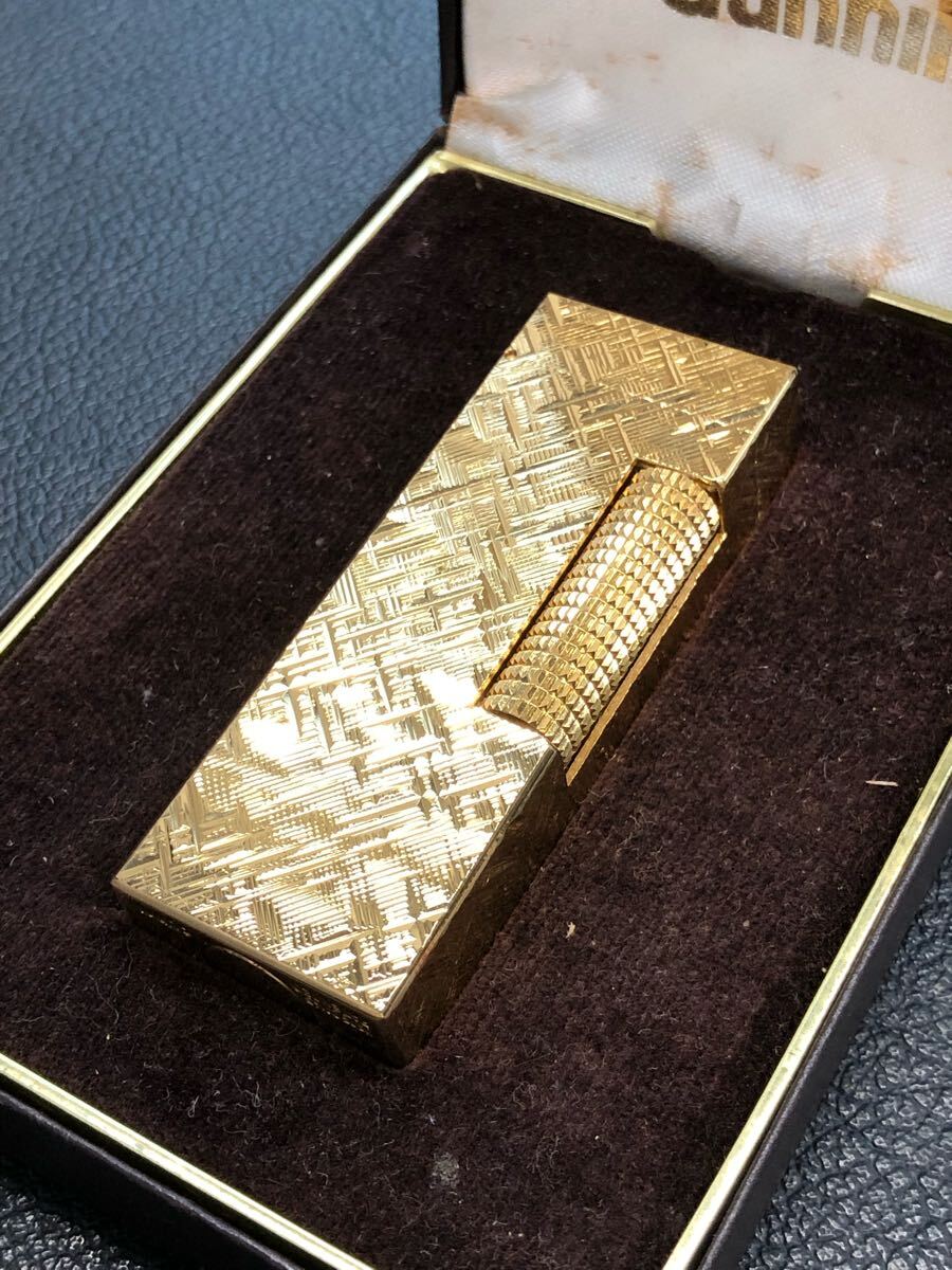 Dunhill ダンヒル ガスライター ゴールドカラー 箱付き 未使用品 Dunhill ダンヒル ガスライター ゴールドカラー 箱付き 未使用品