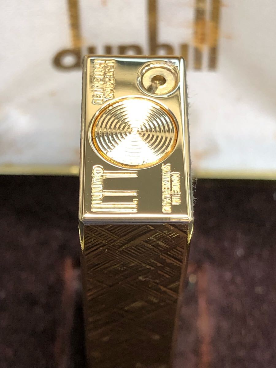 Dunhill ダンヒル ガスライター ゴールドカラー 箱付き 未使用品 Dunhill ダンヒル ガスライター ゴールドカラー 箱付き 未使用品