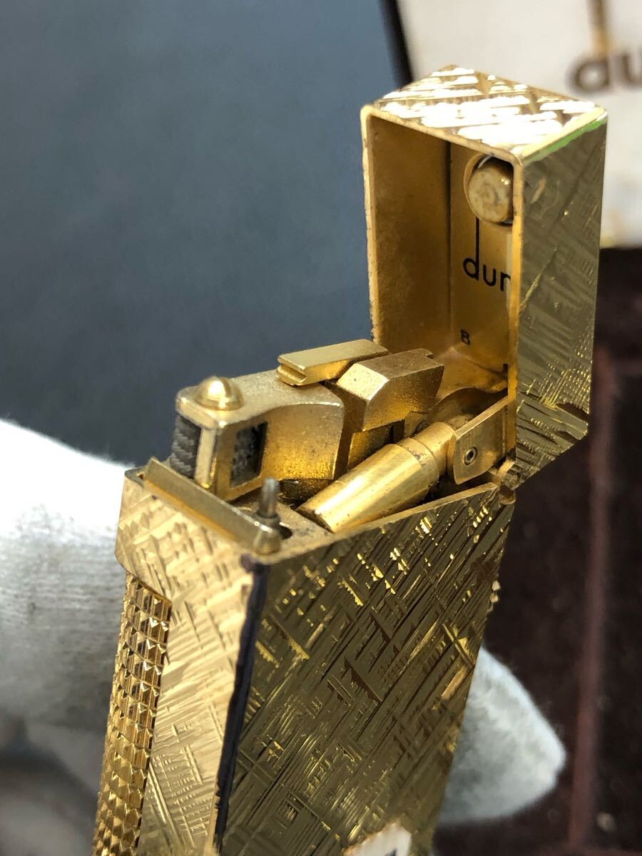 Dunhill ダンヒル ガスライター ゴールドカラー 箱付き 未使用品 Dunhill ダンヒル ガスライター ゴールドカラー 箱付き 未使用品