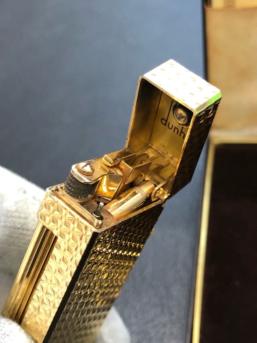 Dunhill ダンヒル ガスライター ゴールドカラー 箱付き 綺麗です Dunhill ダンヒル ガスライター ゴールドカラー 箱付き 綺麗です