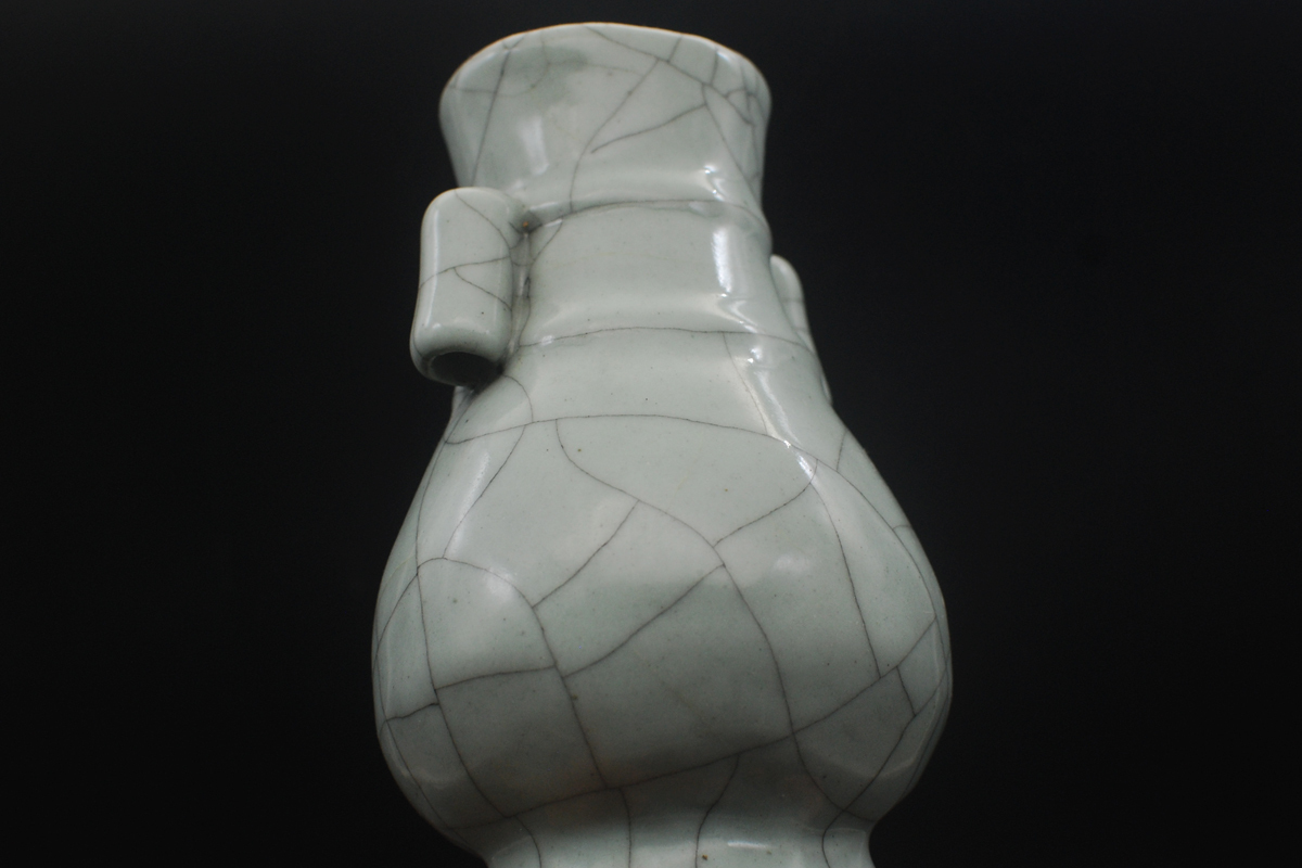 ★唐物古玩古董★宋時代　官窯 珍品 青磁 高さ14.2cm 貫耳瓶_画像8