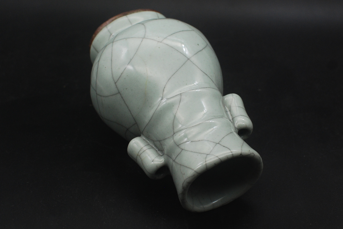 ★唐物古玩古董★宋時代　官窯 珍品 青磁 高さ14.2cm 貫耳瓶_画像7