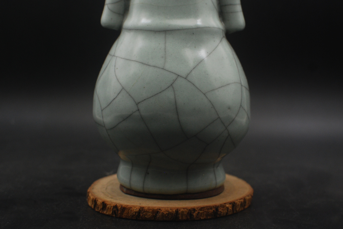 ★唐物古玩古董★宋時代　官窯 珍品 青磁 高さ14.2cm 貫耳瓶_画像3