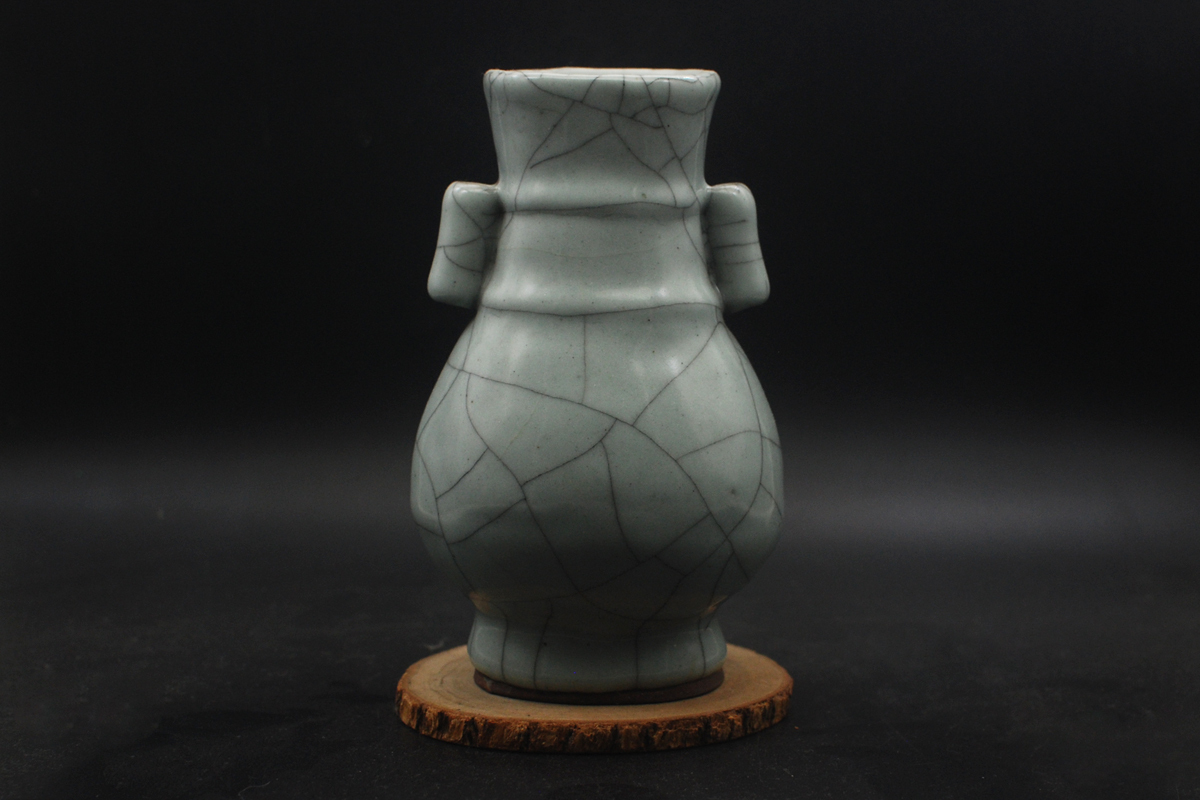 ★唐物古玩古董★宋時代　官窯 珍品 青磁 高さ14.2cm 貫耳瓶_画像1