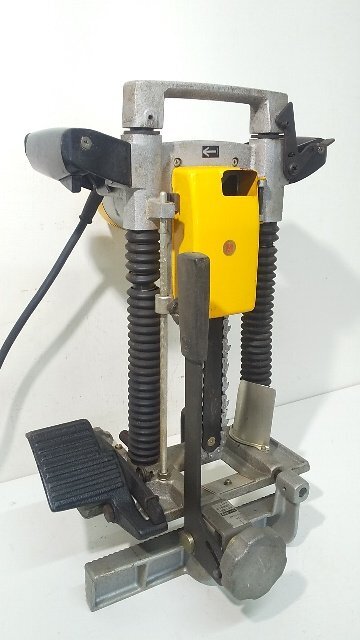 1円スタート!) マキタ チェーンノミ モデル 7100B 木工機械 1円スタート!) マキタ チェーンノミ モデル 7100B 木工機械