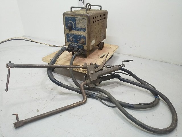 1円スタート!) 大同興業 ポータブルスポット溶接機 UP-8S 単相 1円スタート!) 大同興業 ポータブルスポット溶接機 UP-8S 単相