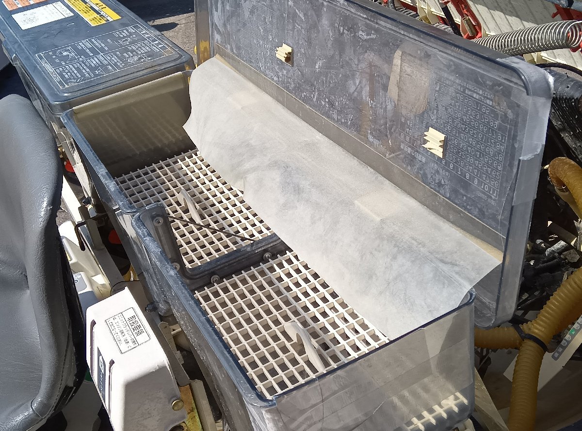 石川)ヤンマー 乗用田植機 VP4 高速ニューすこやか 施肥機 散布 石川)ヤンマー 乗用田植機 VP4 高速ニューすこやか 施肥機 散布