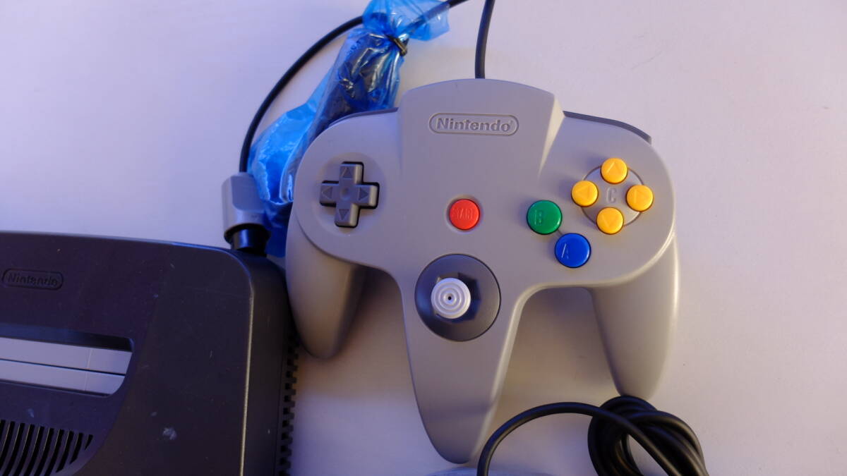 ニンテンドー64本体セット 電源コード/AVケーブル/グレイ