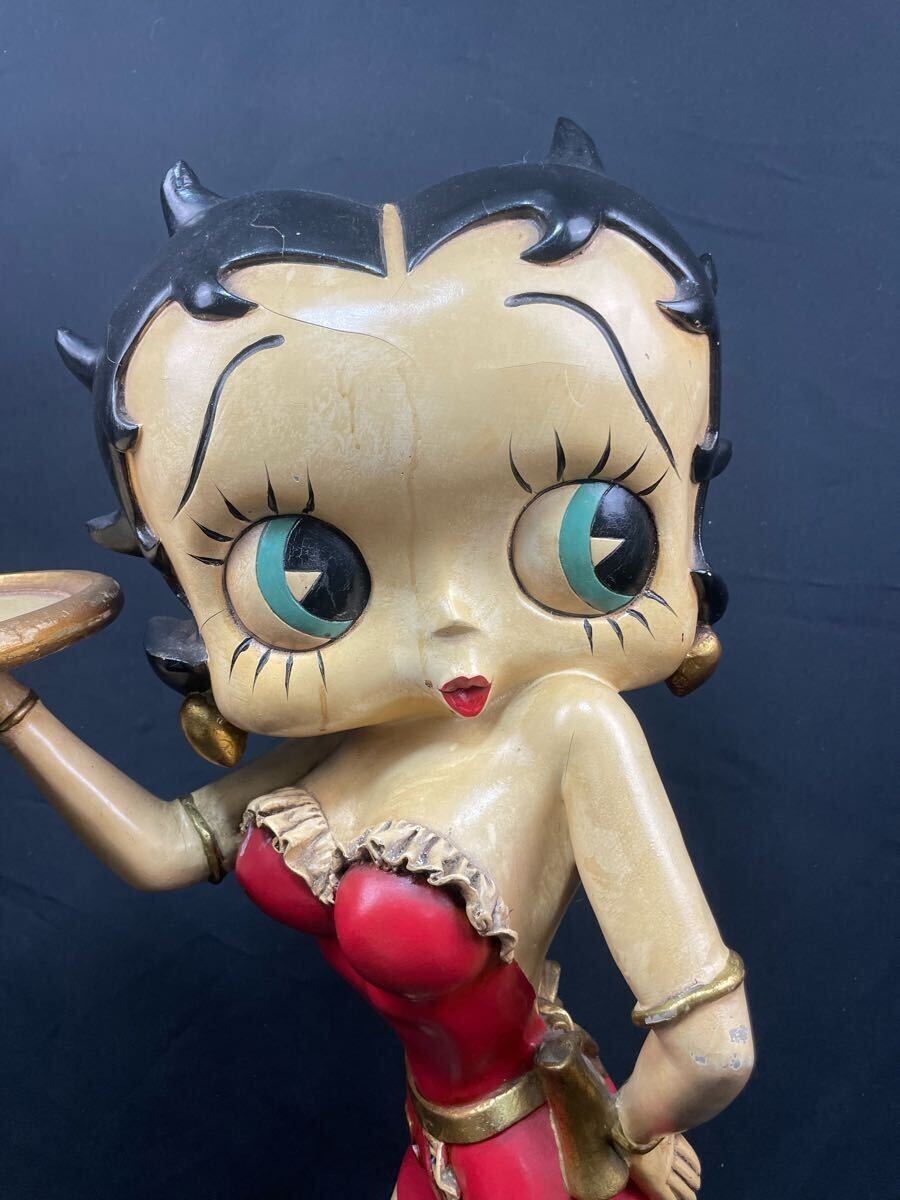 betty-figure-01.jpg