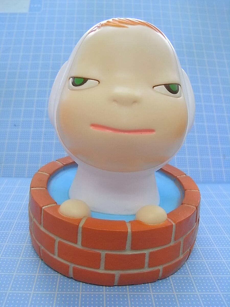 奈良美智 貯金箱「噴水の中の捨て犬」ソフビフィギュア 奈良美智 犬 ソフビ