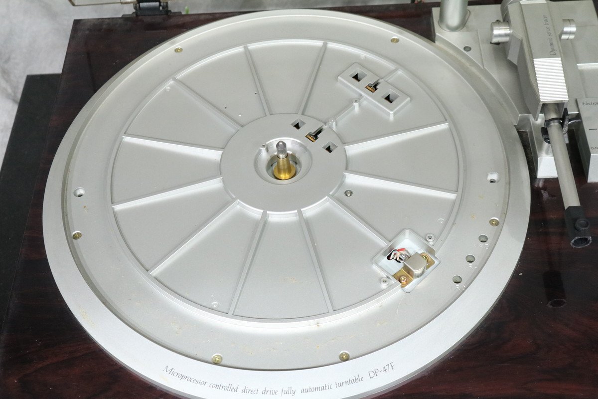 ✨動作品✨デノン　DP-26F レコードプレイヤー ターンテーブル ✨動作品✨デノン DP-26F レコードプレイヤー ターンテーブル