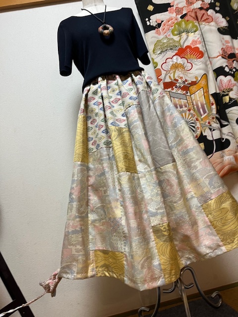 5650/大島紬&紬/数種の白大島と紬でパッチしたスカート~♪裏 5650/大島紬&紬/数種の白大島と紬でパッチしたスカート~♪裏