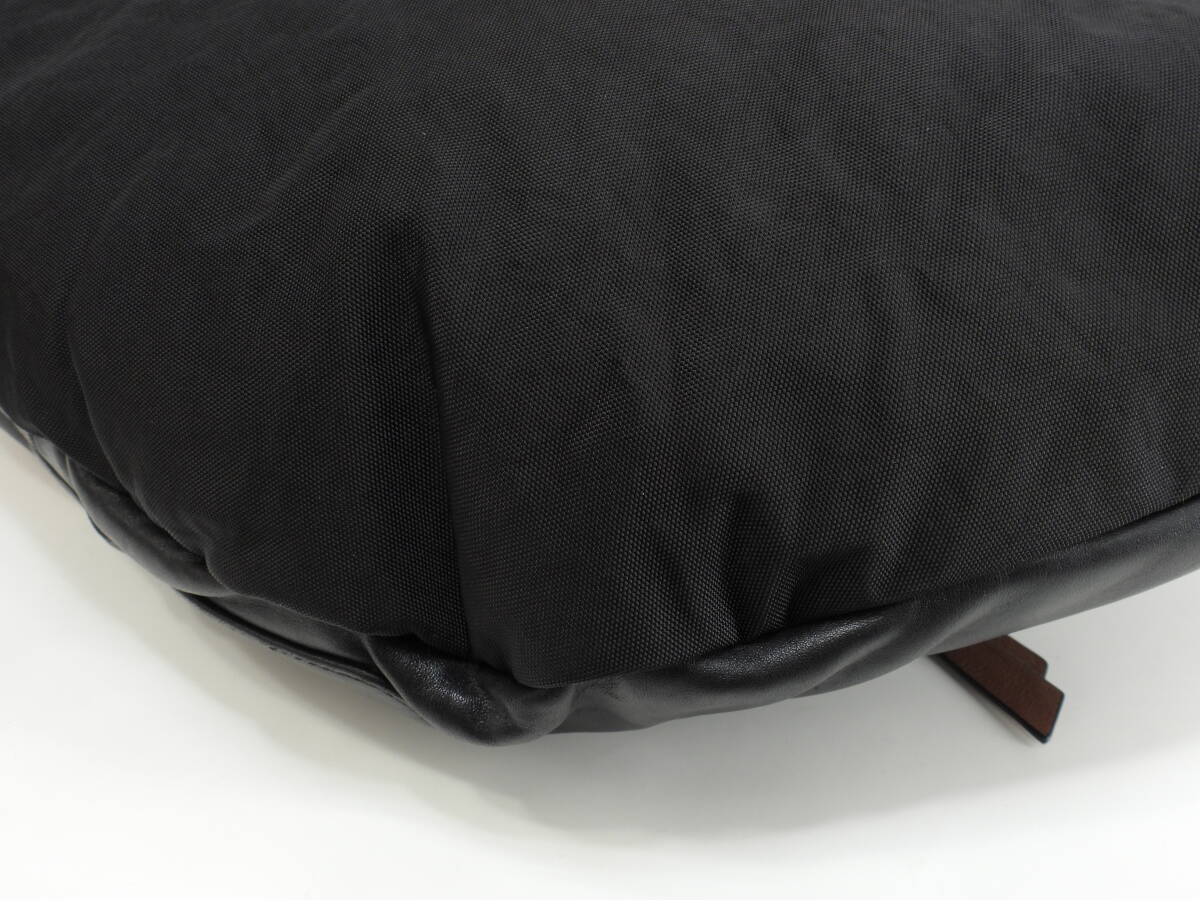 ロエベ ボディバッグ特大 パフィー ナッパレザー黒茶 斜掛 ロエベ ボディバッグ特大 パフィー ナッパレザー黒茶 斜掛