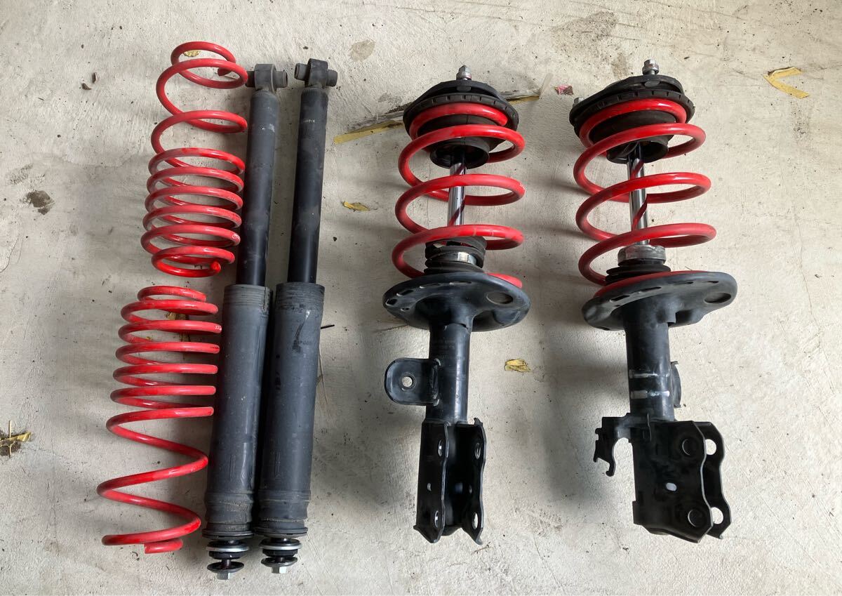 トヨタ プリウス ZVW30 純正サスペンション 左右+ SBスタイル トヨタ プリウス ZVW30 純正サスペンション 左右+ SBスタイル