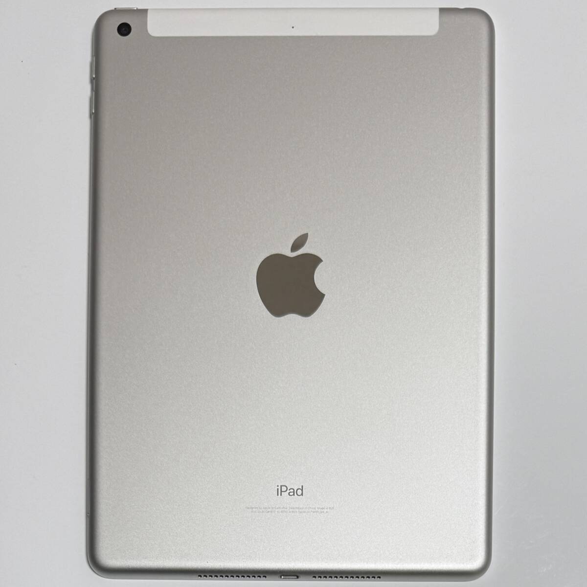 Apple SIMフリー iPad (第5世代) シルバー 32GB MP1L2J/A Wi-Fi+ Apple SIMフリー iPad (第5世代) シルバー 32GB MP1L2J/A Wi-Fi+