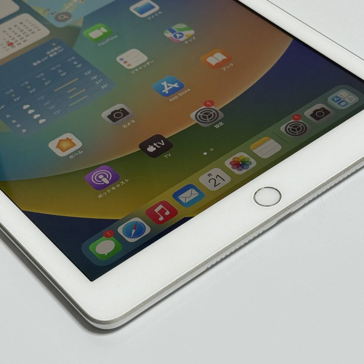 Apple SIMフリー iPad (第5世代) シルバー 32GB MP1L2J/A Wi-Fi+ Apple SIMフリー iPad (第5世代) シルバー 32GB MP1L2J/A Wi-Fi+