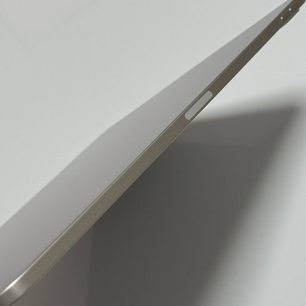 Apple iPad Pro (12.9インチ) (第4世代) シルバー 512GB MXAW2J Apple iPad Pro (12.9インチ) (第4世代) シルバー 512GB MXAW2J