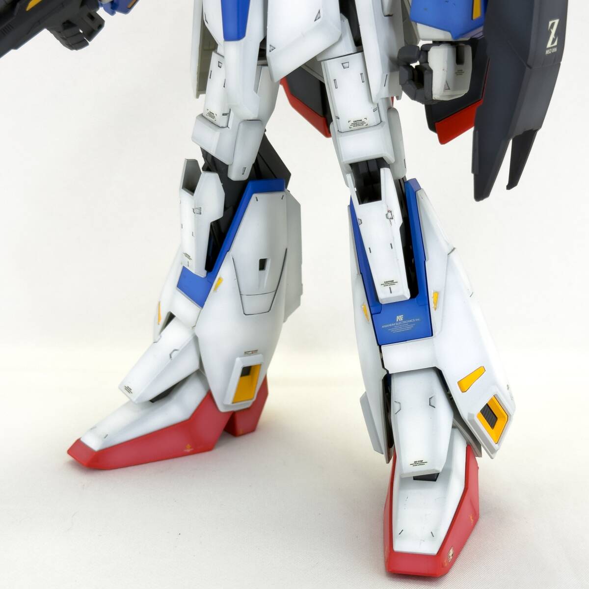MG 1/100 Zガンダム Ver.2.0 グラデーション塗装仕上げ完成品 MG 1/100 Zガンダム Ver.2.0 グラデーション塗装仕上げ完成品