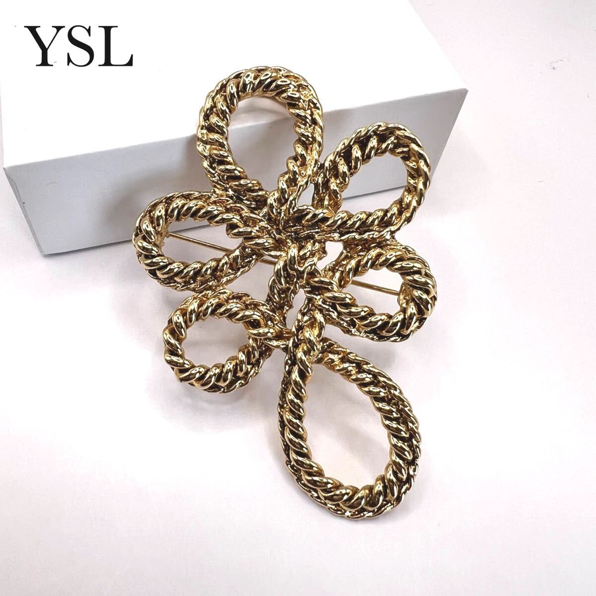Yves Saint Laurent イヴサンローラン リボン ブローチ 希少 Yves Saint Laurent イヴサンローラン リボン ブローチ 希少