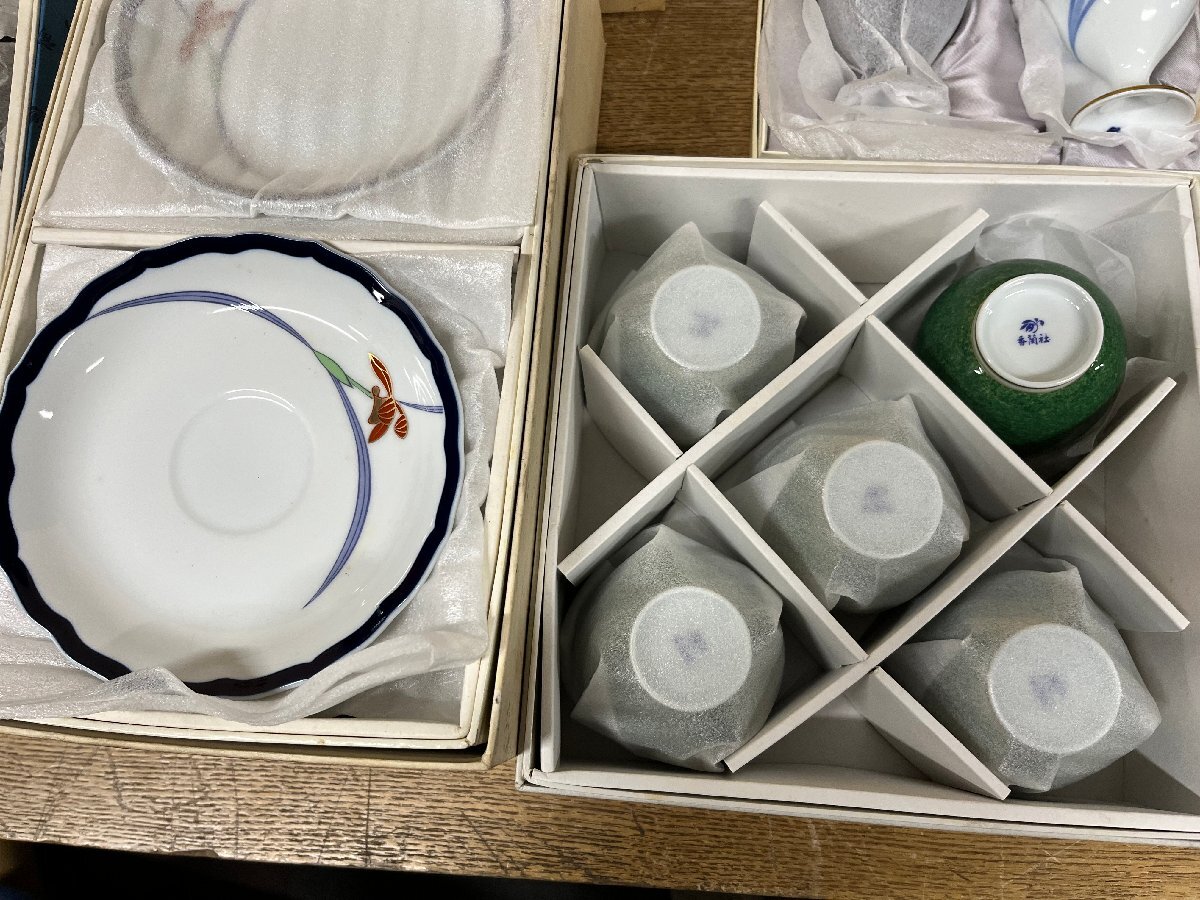☆中古☆ 香蘭社 深川製磁 箱入 まとめ売り 皿 茶器 花瓶(伊万里 ☆中古☆ 香蘭社 深川製磁 箱入 まとめ売り 皿 茶器 花瓶(伊万里