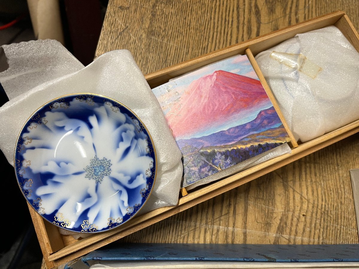 ☆中古☆ 香蘭社 深川製磁 箱入 まとめ売り 皿 茶器 花瓶(伊万里 ☆中古☆ 香蘭社 深川製磁 箱入 まとめ売り 皿 茶器 花瓶(伊万里