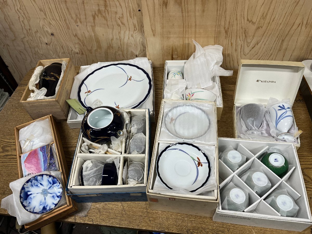 ☆中古☆ 香蘭社 深川製磁 箱入 まとめ売り 皿 茶器 花瓶(伊万里 ☆中古☆ 香蘭社 深川製磁 箱入 まとめ売り 皿 茶器 花瓶(伊万里