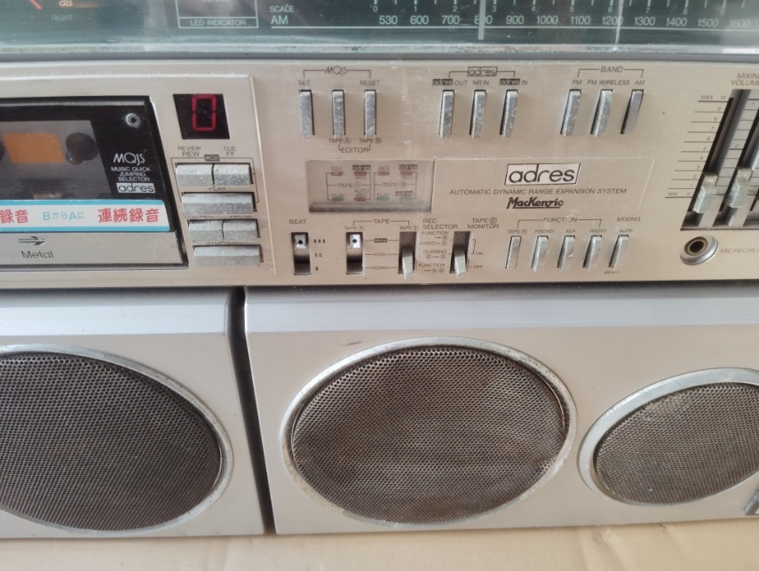 東芝 ステレオラジオカセットレコ-ダ- RT-S98 AM/FM受信 東芝 ステレオラジオカセットレコ-ダ- RT-S98 AM/FM受信