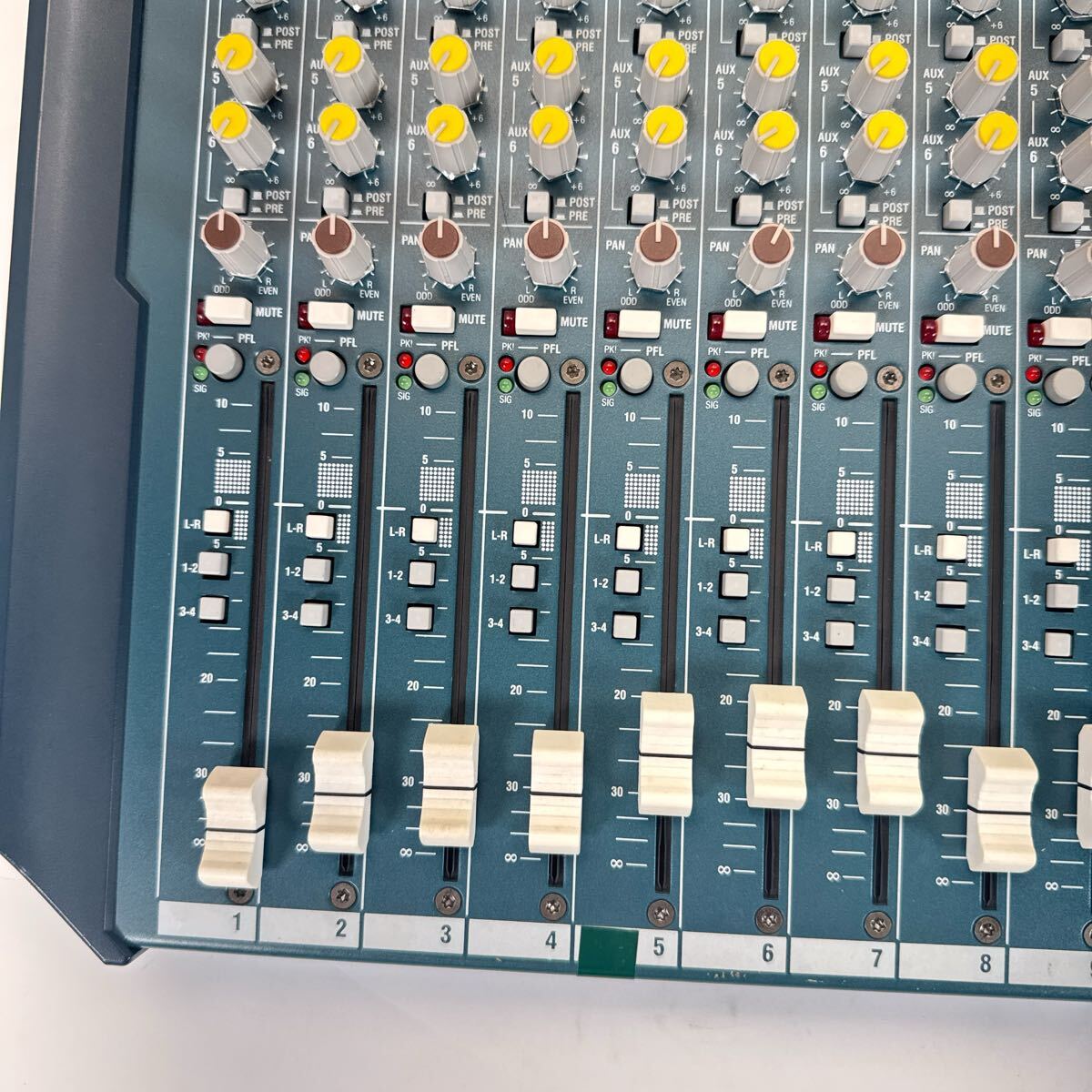 ALLEN&HEATH MixWizard WZ3 14:4:2