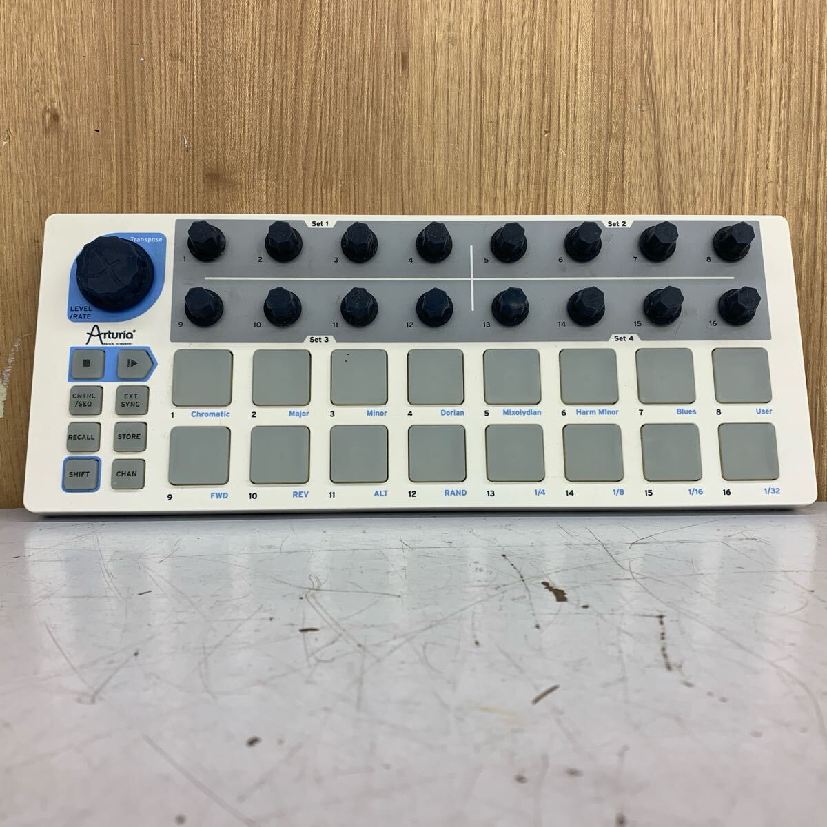 [B-3] Arturia BeatStep секвенсор текущее состояние товар a- Tria 3451-1