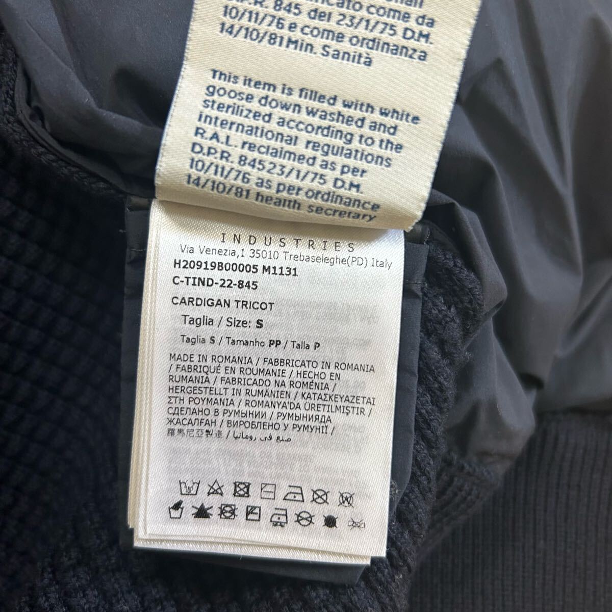 新作美品】 MONCLER モンクレールダウンジャケットニット黒S 新作美品】 MONCLER モンクレールダウンジャケットニット黒S
