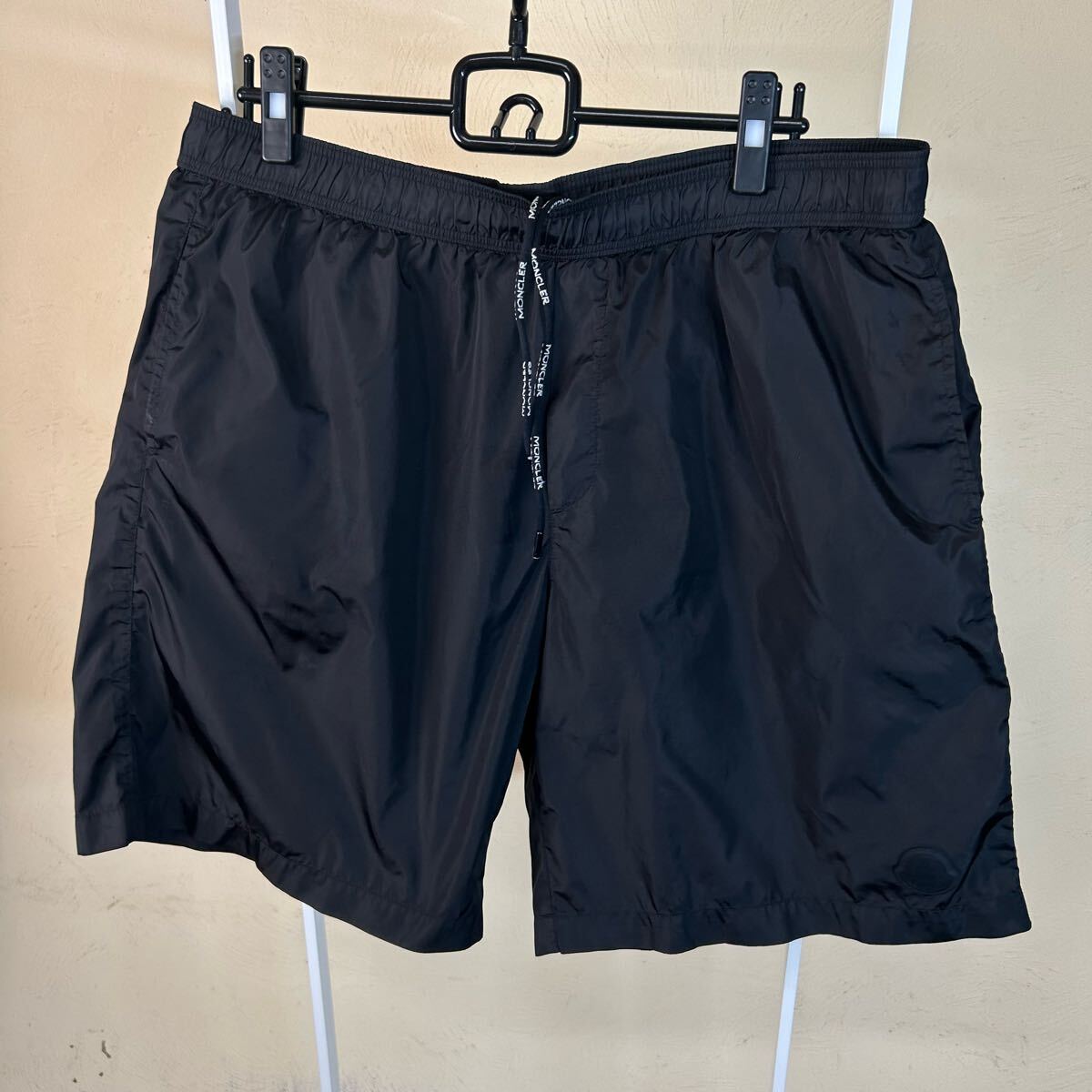 レア】MONCLER モンクレール ショートパンツラバーワッペン黒XL レア】MONCLER モンクレール ショートパンツラバーワッペン黒XL
