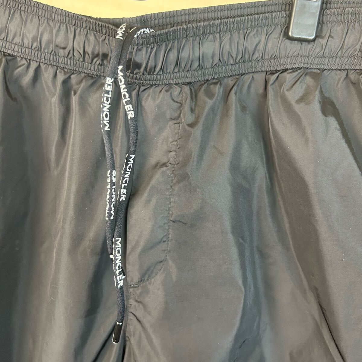 レア】MONCLER モンクレール ショートパンツラバーワッペン黒XL レア】MONCLER モンクレール ショートパンツラバーワッペン黒XL
