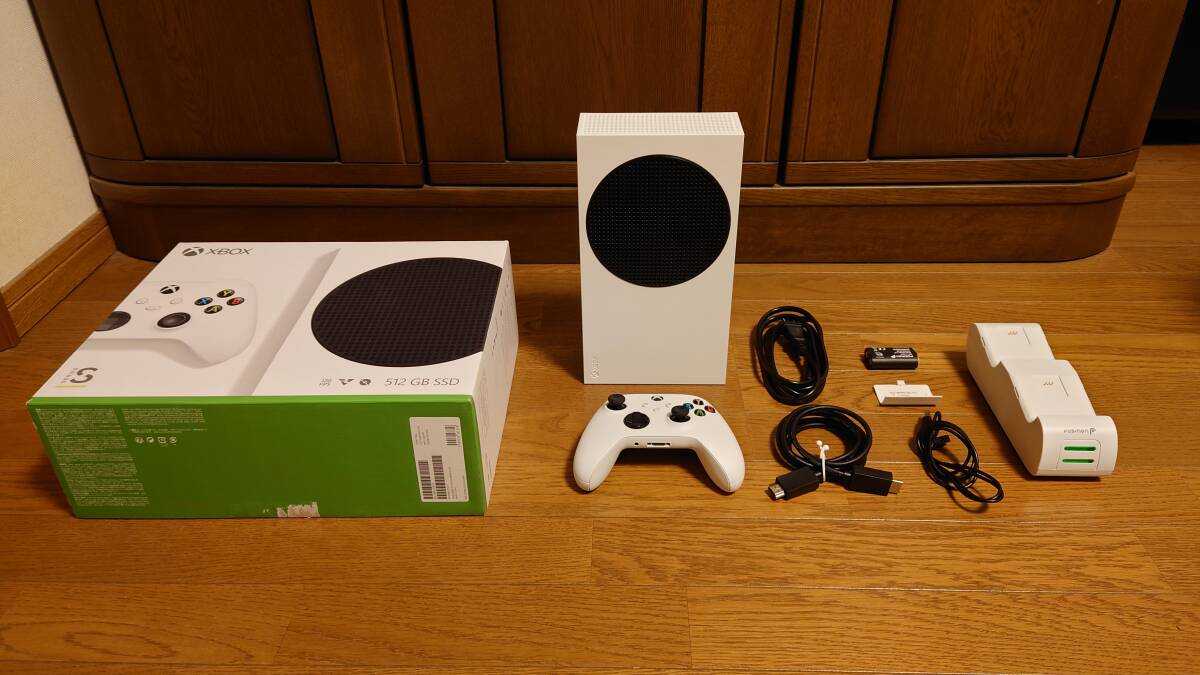 Microsoft Xbox series S 512GB SSD 本体(社外充電器おまけ Microsoft Xbox series S 512GB SSD 本体(社外充電器おまけ