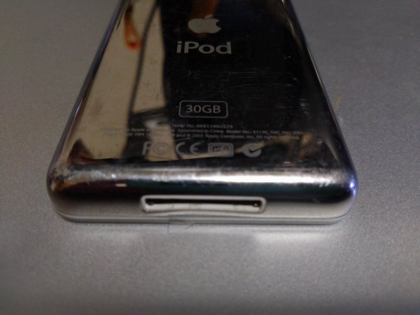 [バッテリー良好] 30GB Apple iPod classic 5世代 A1136/MA002J 【K65FG】