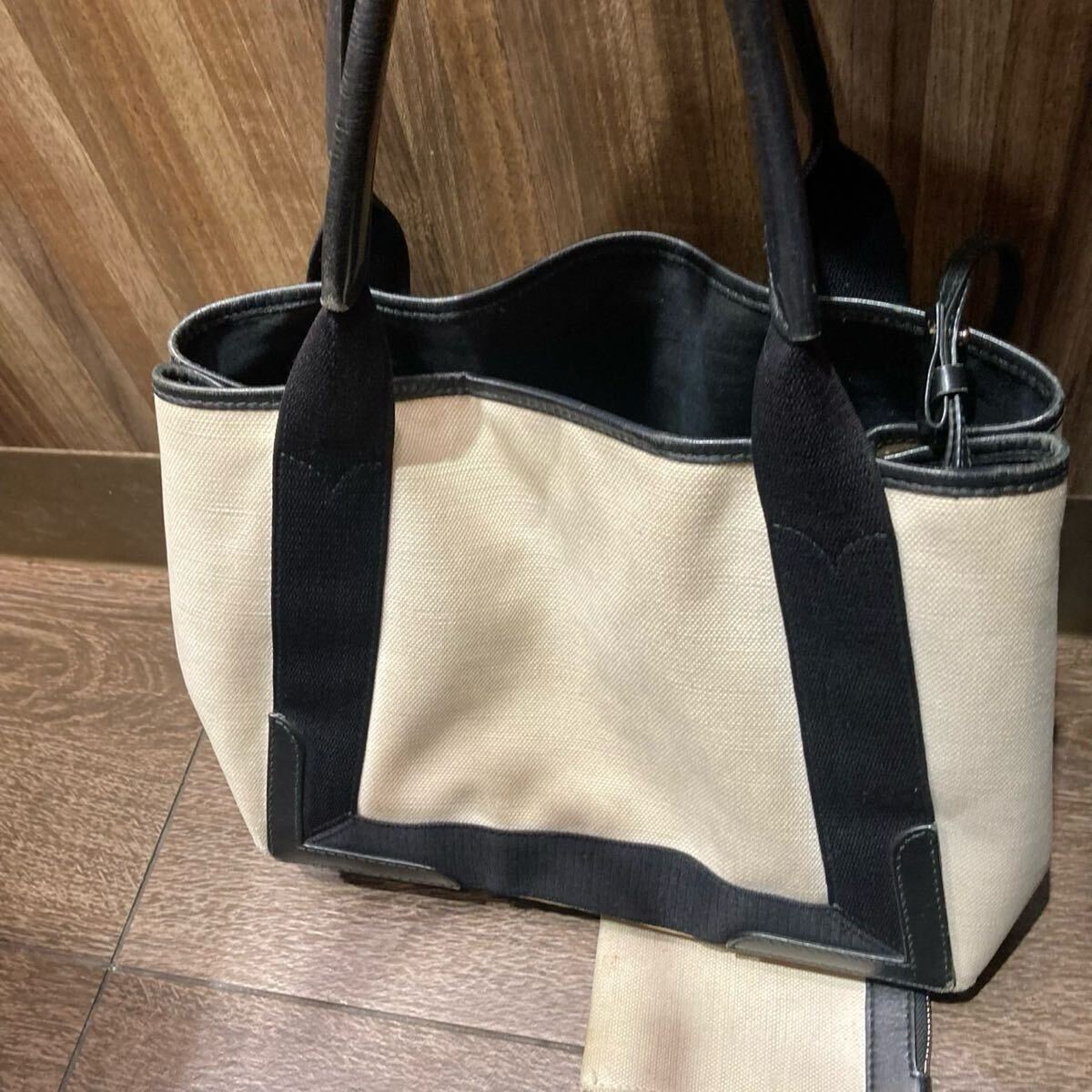 BALENCIAGA バレンシアガ ネイビーカバスS トートバッグ BALENCIAGA バレンシアガ ネイビーカバスS トートバッグ