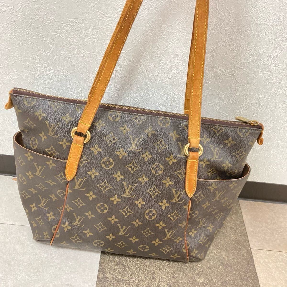 LOUIS VUITTON ルイヴィトン モノグラム トータリーMM トート LOUIS VUITTON ルイヴィトン モノグラム トータリーMM トート