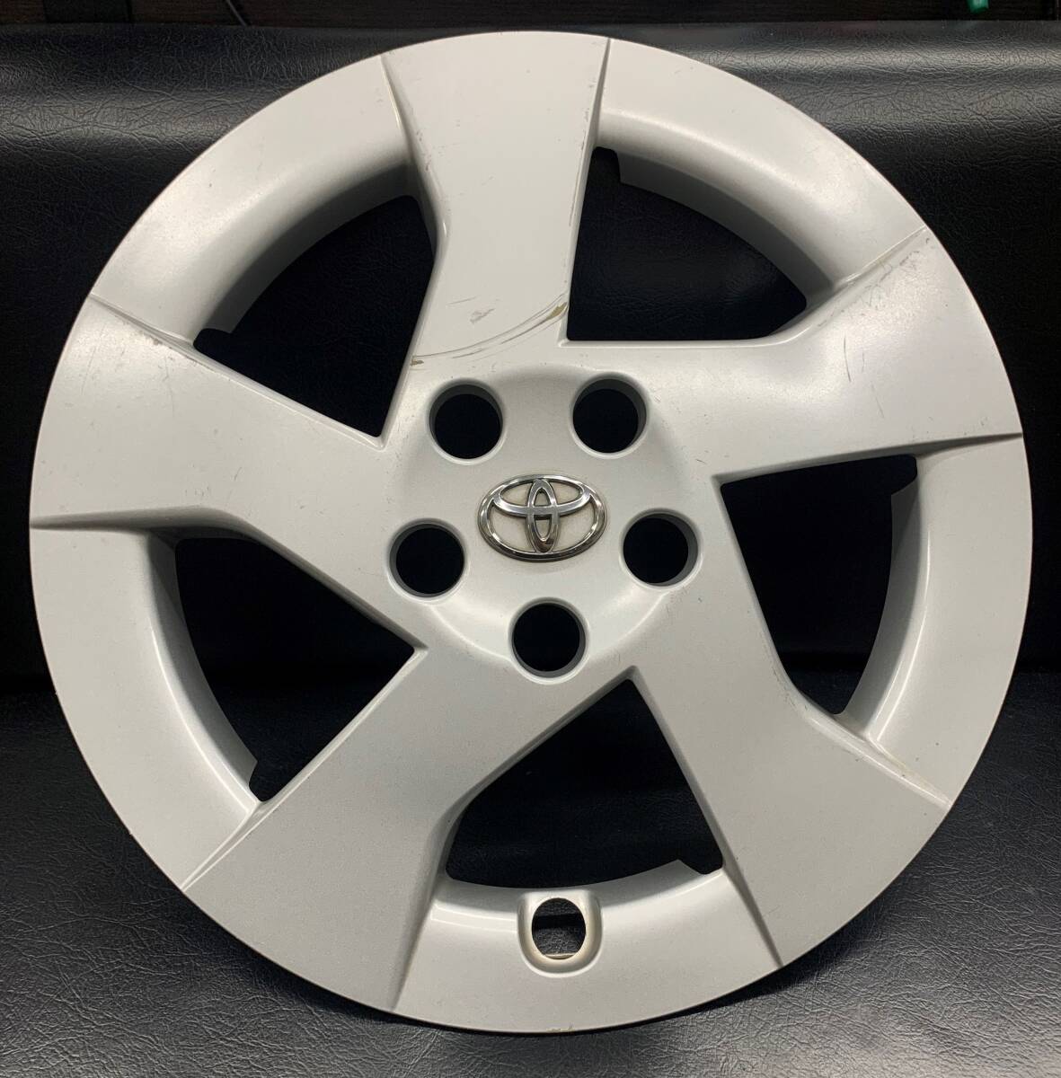3.トヨタ純正 ZVW30 プリウス 前期 ホイールカバー ホイールキャップ 15インチ 1枚