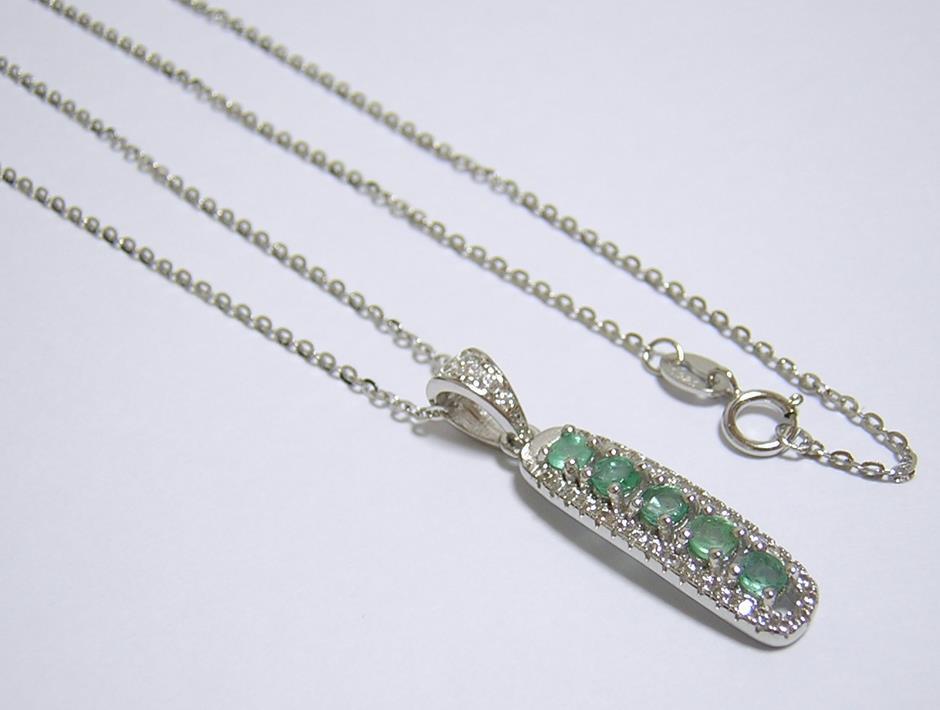 『天然エメラルド』 ペンダントネックレス