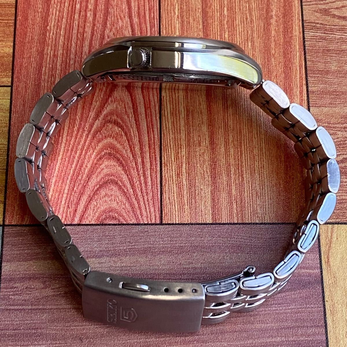 セイコー腕時計 SEIKO 21石 automatic セイコー5 自動巻き 裏 セイコー腕時計 SEIKO 21石 automatic セイコー5 自動巻き 裏