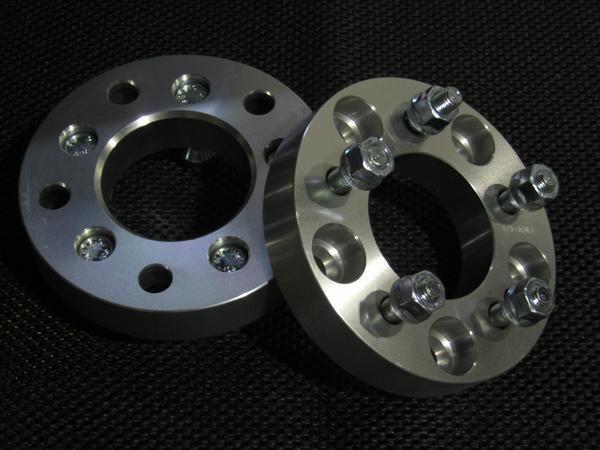 デリカＤ５専用　ワイドトレッドスペーサー　32ｍｍ　32ミリ