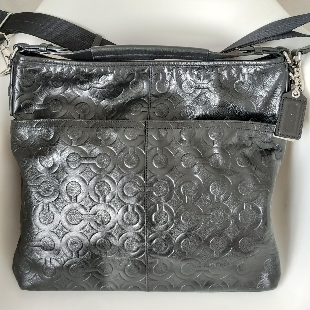 COACH コーチ シグネチャーライン (ロゴ型押し) 本革 ショルダー COACH コーチ シグネチャーライン (ロゴ型押し) 本革 ショルダー