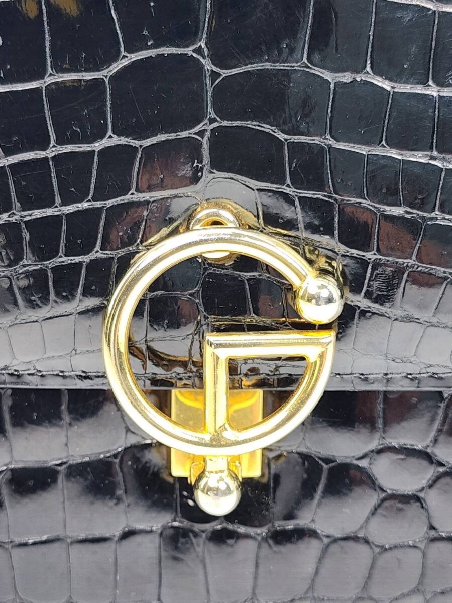 GUCCI グッチ クロコダイル ショルダーバッグ ゴールド金具 GUCCI グッチ クロコダイル ショルダーバッグ ゴールド金具