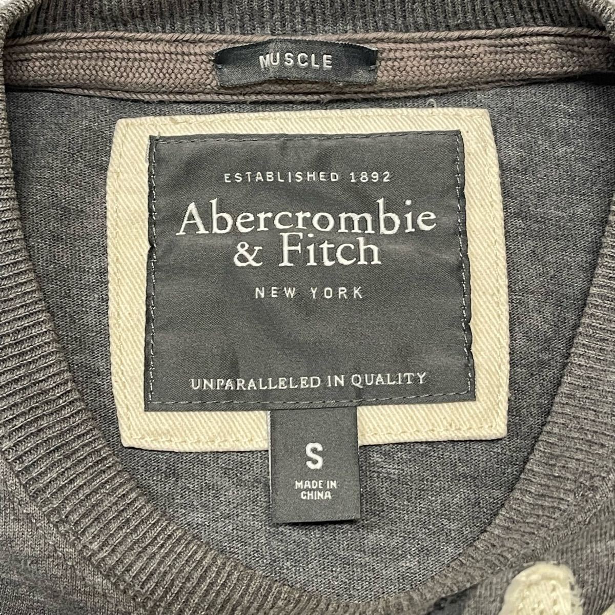 アバクロンビー＆フィッチ ロングスリーブ Tシャツ ロンT 長袖T A＆F　　Abercrombie＆Fitch プリント ワッペン 刺繍 ハイデザイン YL1943_画像6