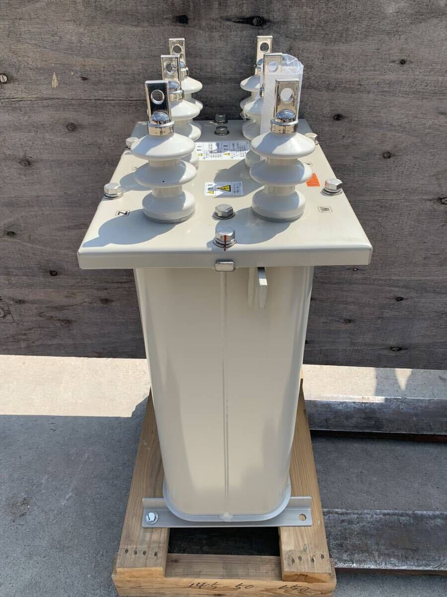未使用品 指月電機 高圧進相コンデンサ用直列リアクトル LR-3 未使用品 指月電機 高圧進相コンデンサ用直列リアクトル LR-3