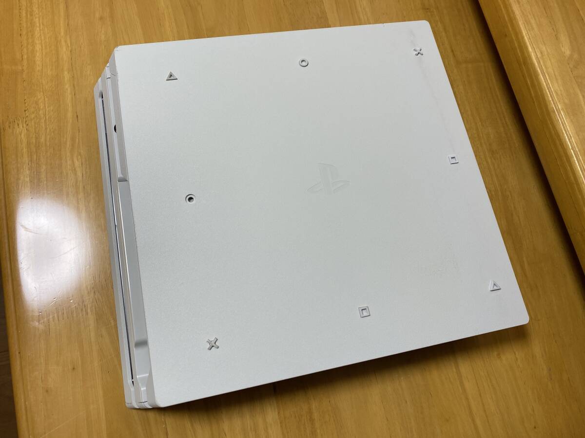 中古】PlayStation 4 Pro グレイシャー・ホワイト 1TB (CUH 中古】PlayStation 4 Pro グレイシャー・ホワイト 1TB (CUH