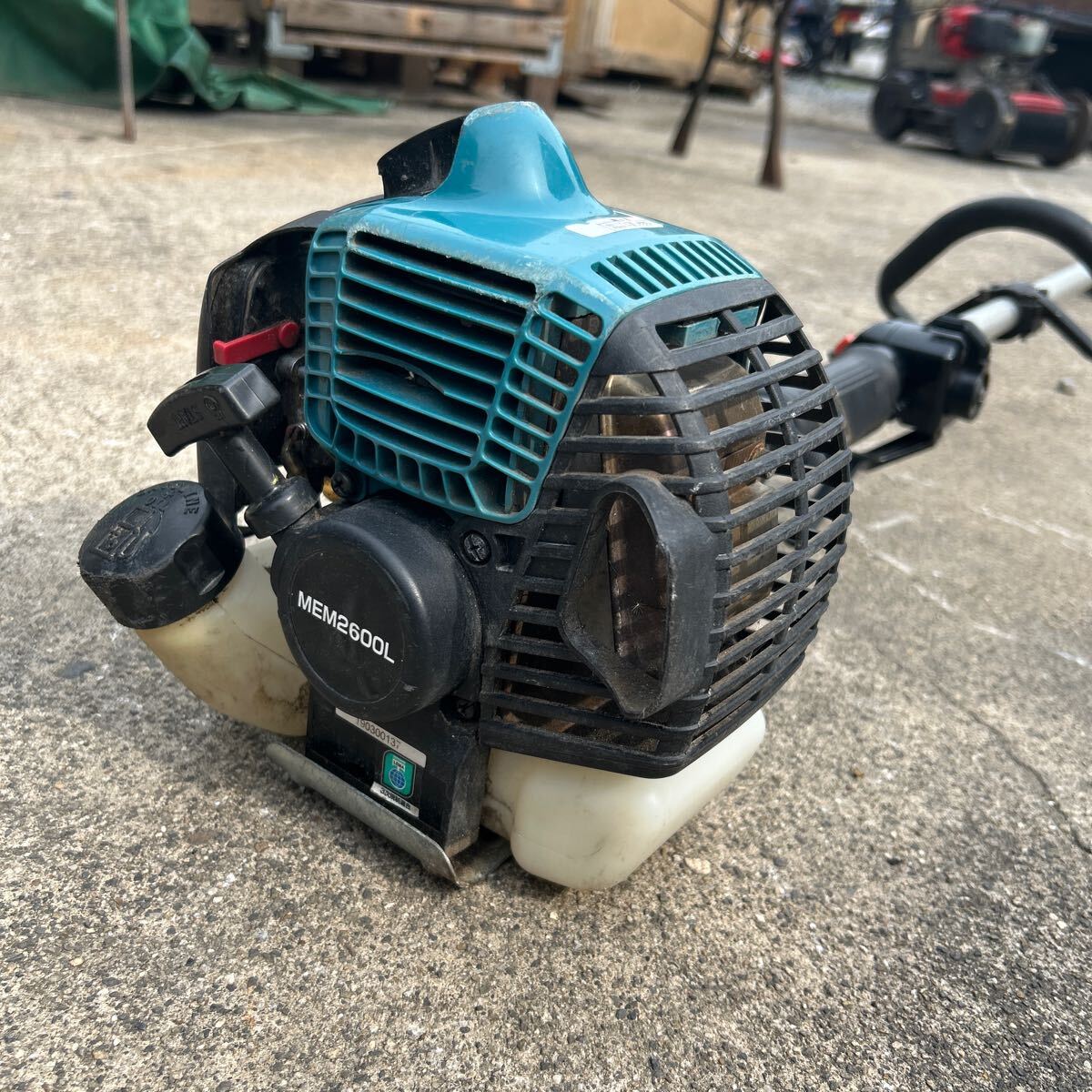 マキタ makita 2ストロークエンジン刈払 MEM2600L 排気量25.7mL マキタ makita 2ストロークエンジン刈払 MEM2600L 排気量25.7mL