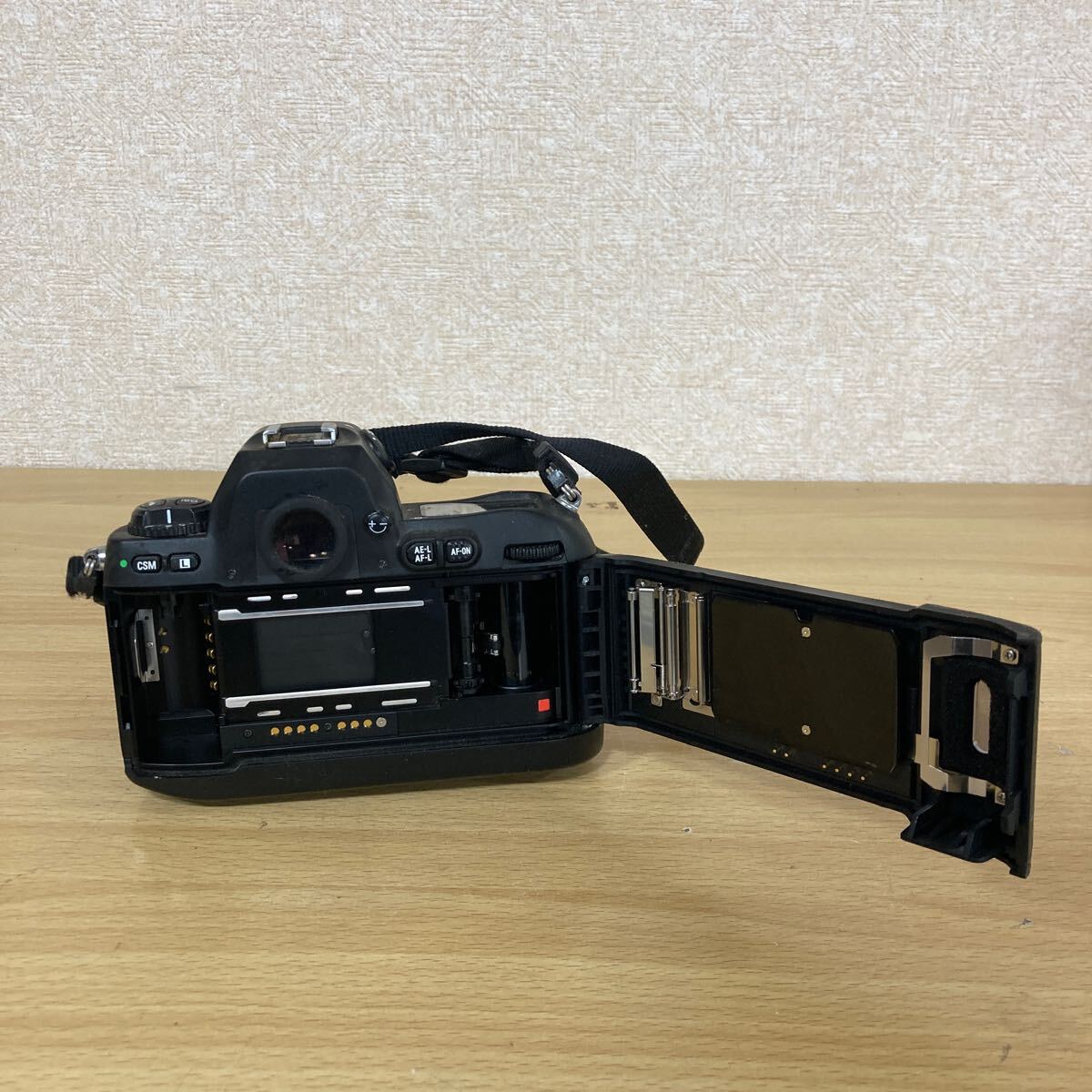 Nikon ニコン F100 レンズ AF NIKKOR 28-105mm 1:3.5-4.5 D Nikon ニコン F100 レンズ AF NIKKOR 28-105mm 1:3.5-4.5 D