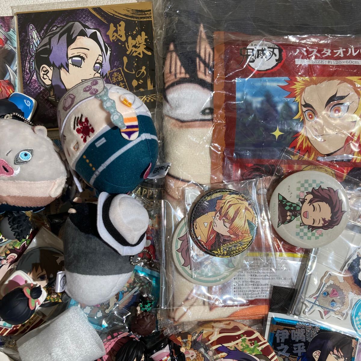 鬼滅の刃 アニメグッズ 大量 まとめ 缶バッジ アクリルスタンド 鬼滅の刃 アニメグッズ 大量 まとめ 缶バッジ アクリルスタンド