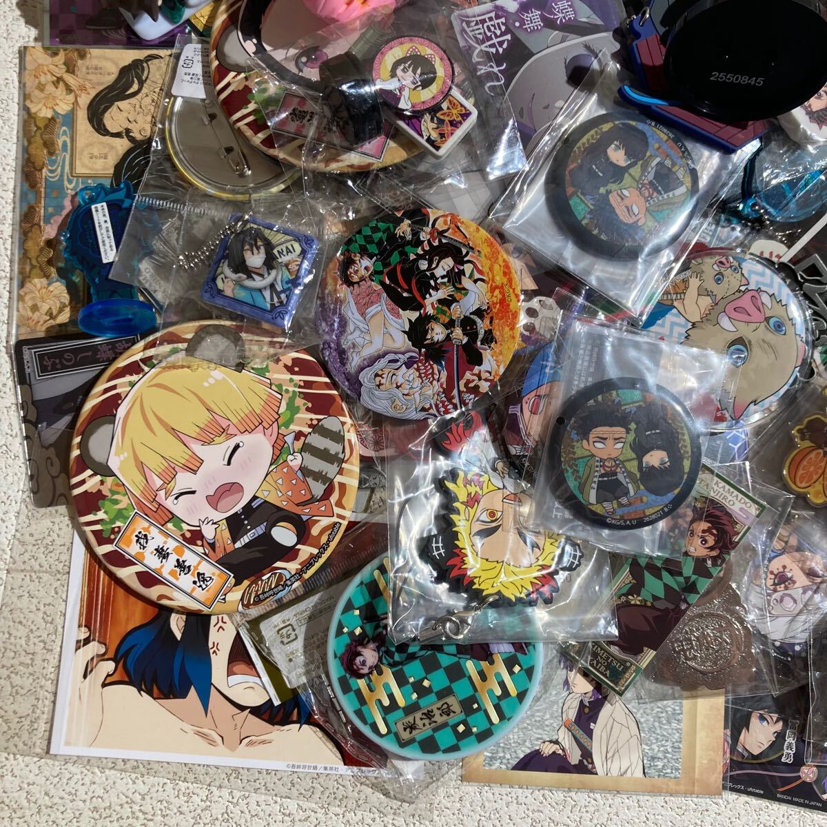 鬼滅の刃 アニメグッズ 大量 まとめ 缶バッジ アクリルスタンド 鬼滅の刃 アニメグッズ 大量 まとめ 缶バッジ アクリルスタンド